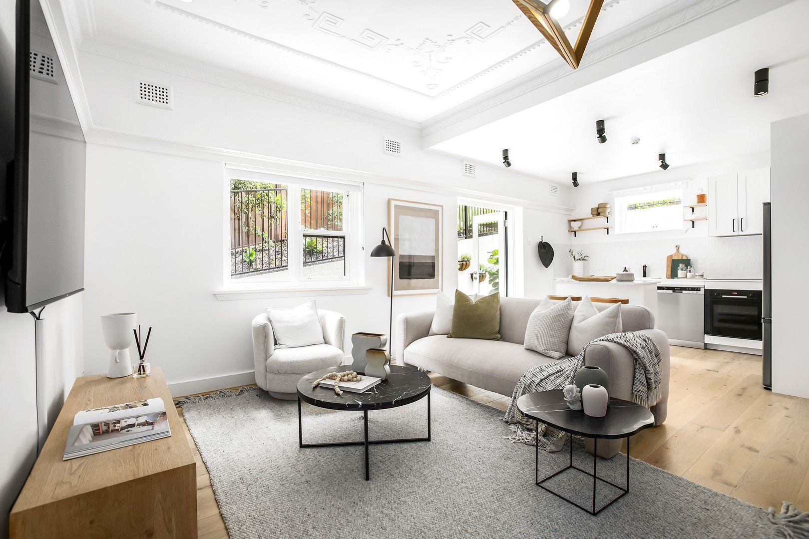 2 bedrooms Apartment / Unit / Flat in 2/32 Benelong Crescent BELLEVUE HILL NSW, 2023