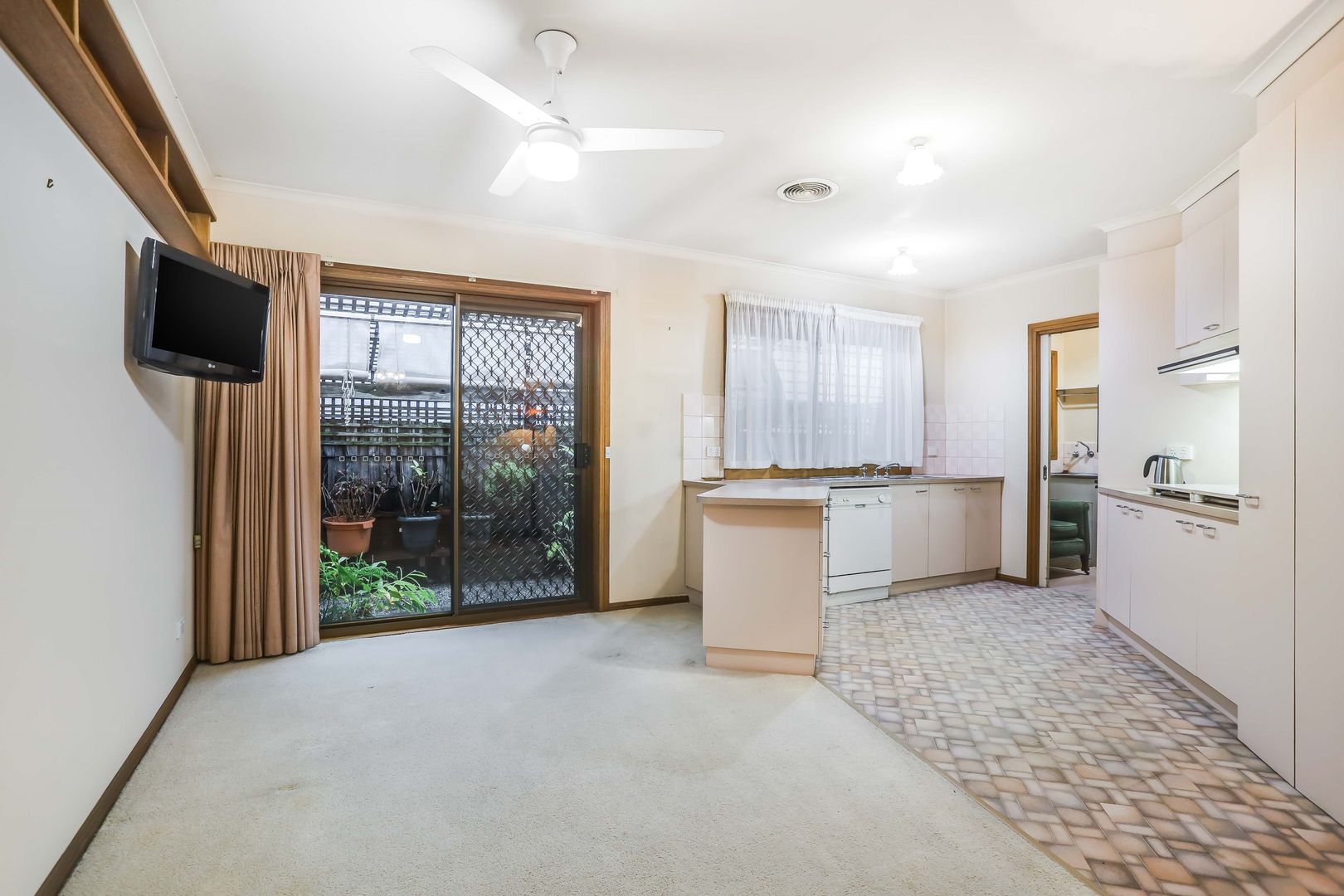 2/93 Melbourne Road, Williamstown VIC 3016, Image 2