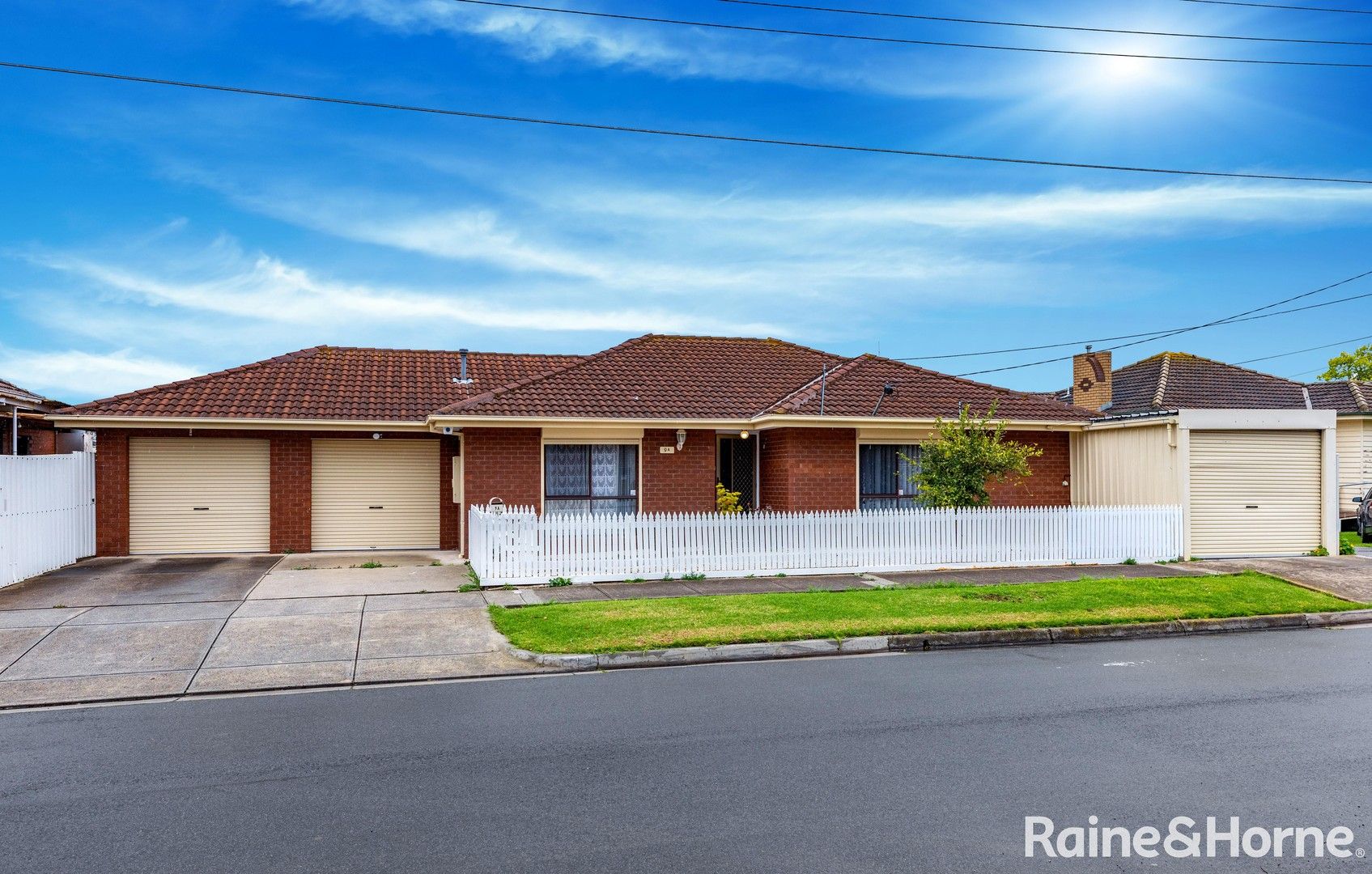 4 bedrooms House in 9A Curtin Street ST ALBANS VIC, 3021