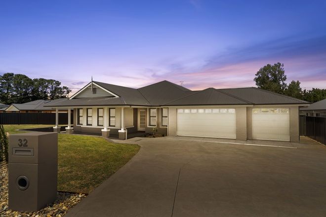 Picture of 32 Graham Crescent, CROOKWELL NSW 2583