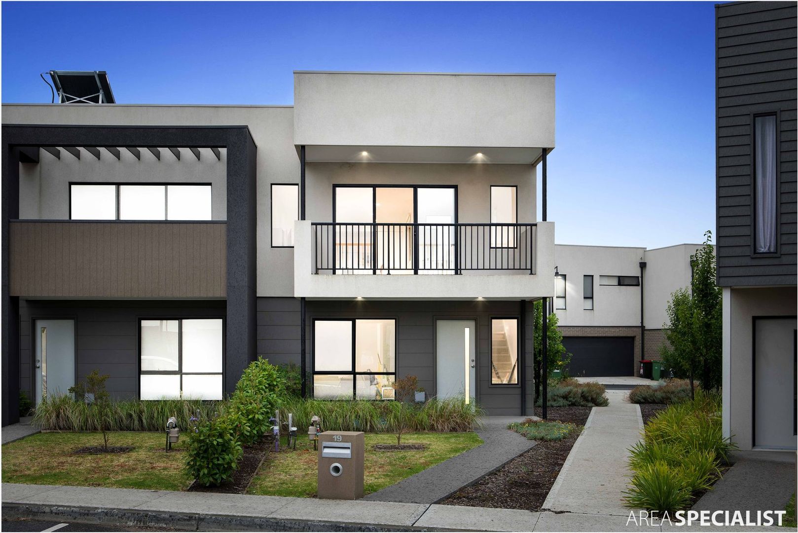 19 Regatta Drive, Craigieburn Property History & Address Research