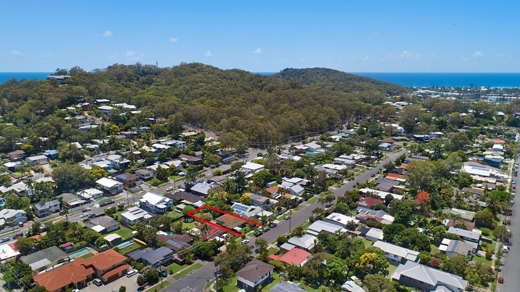 11 Bunyip Street, Burleigh Heads QLD 4220, Image 0