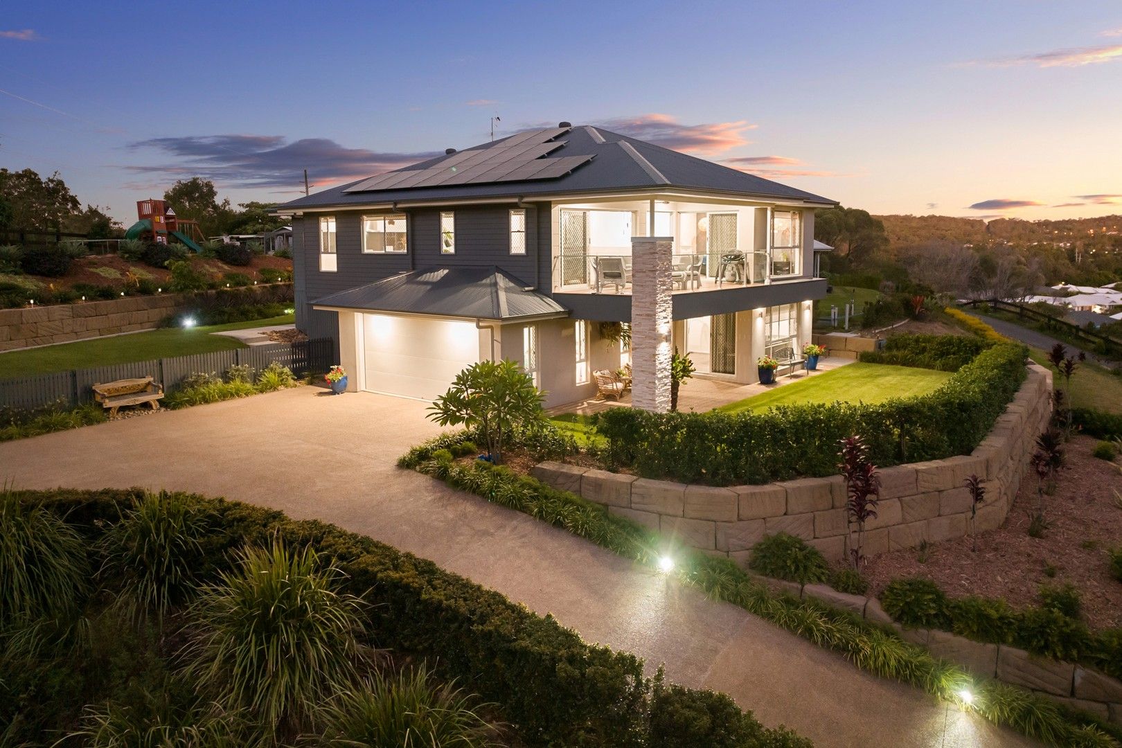 4 bedrooms House in 43 Summerstone Place MAUDSLAND QLD, 4210