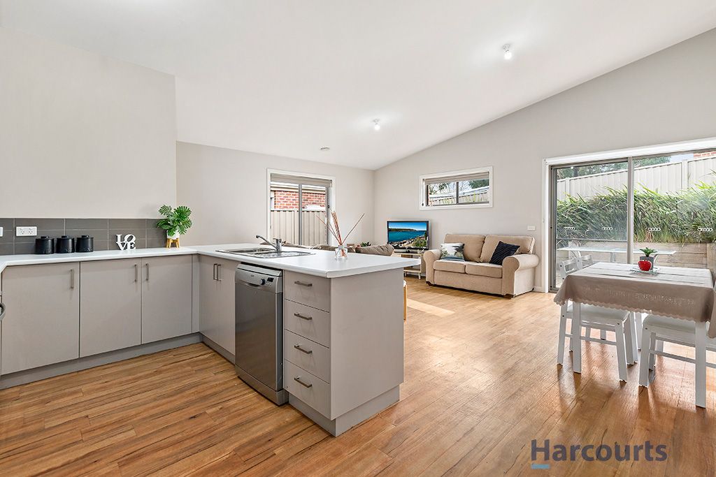 8/341A Humffray Street North, Brown Hill VIC 3350