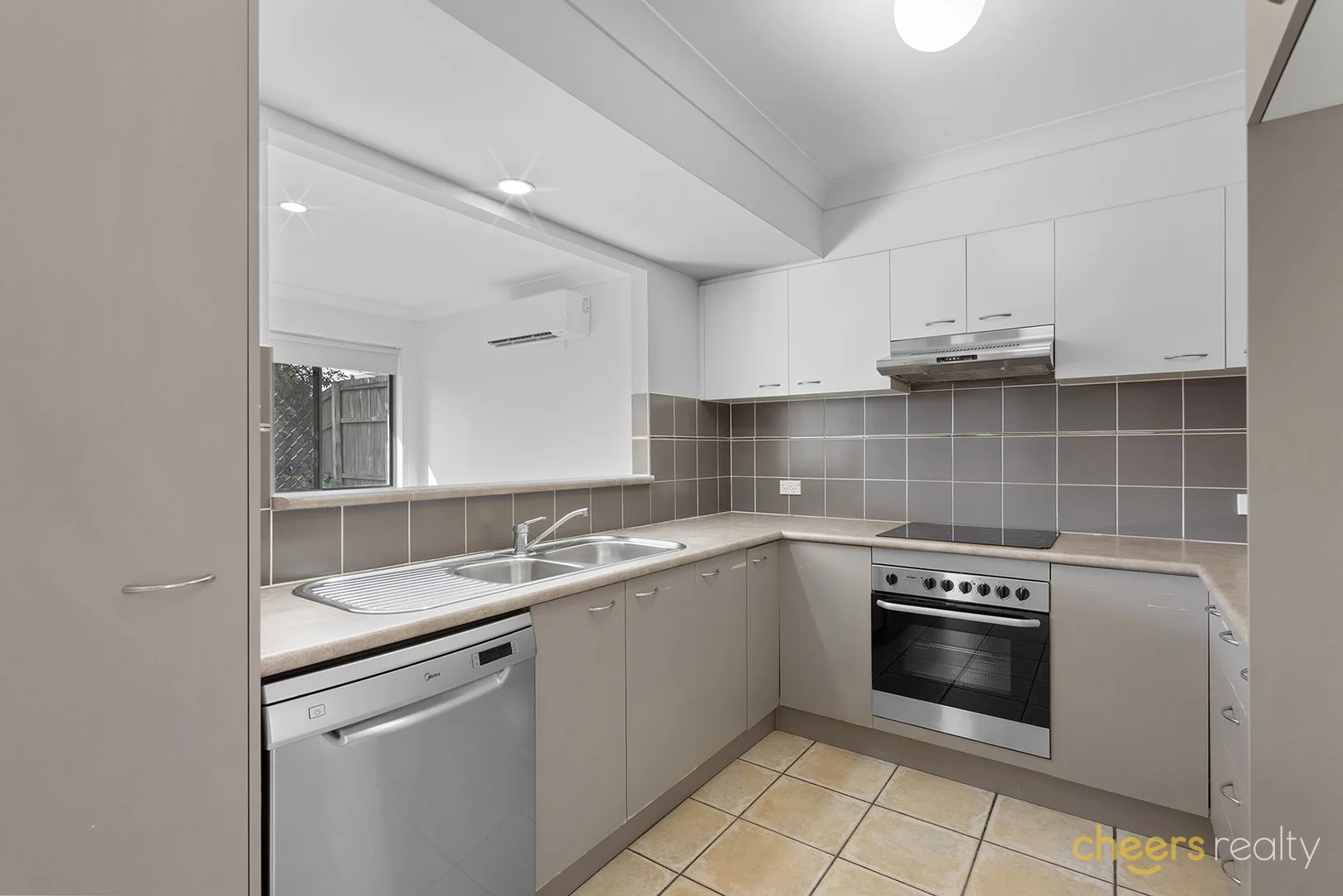 Additional image 7 of 14/1 Daintree Drive, Parkinson QLD 4115