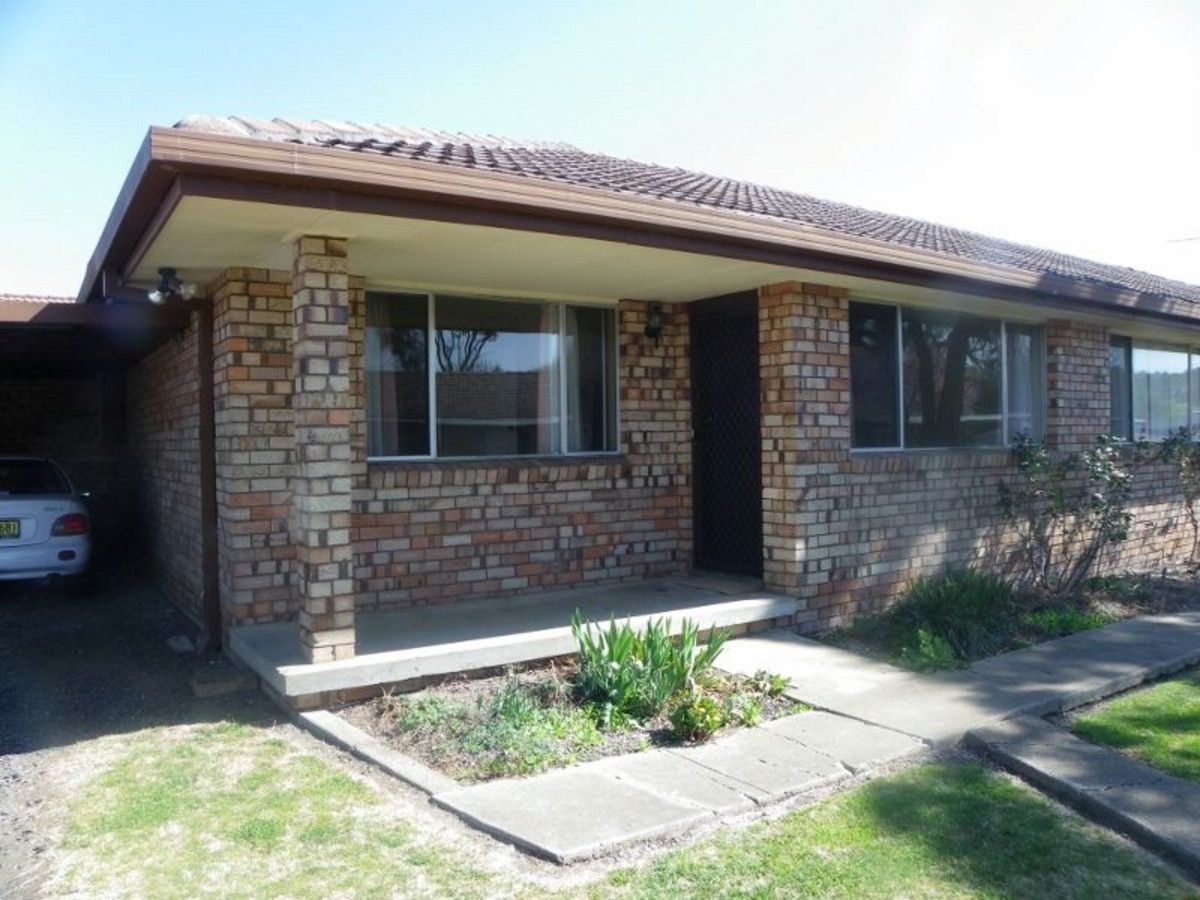 2 bedrooms Apartment / Unit / Flat in 1/5 Wigan Avenue ARMIDALE NSW, 2350