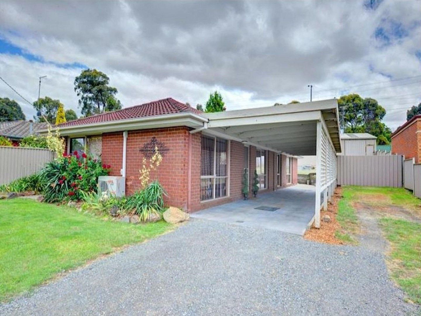 8 Melvyn Court, Mount Clear VIC 3350, Image 0