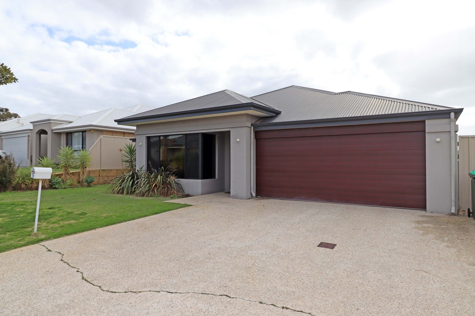 4 bedrooms House in 15 Carbine Corner BALDIVIS WA, 6171