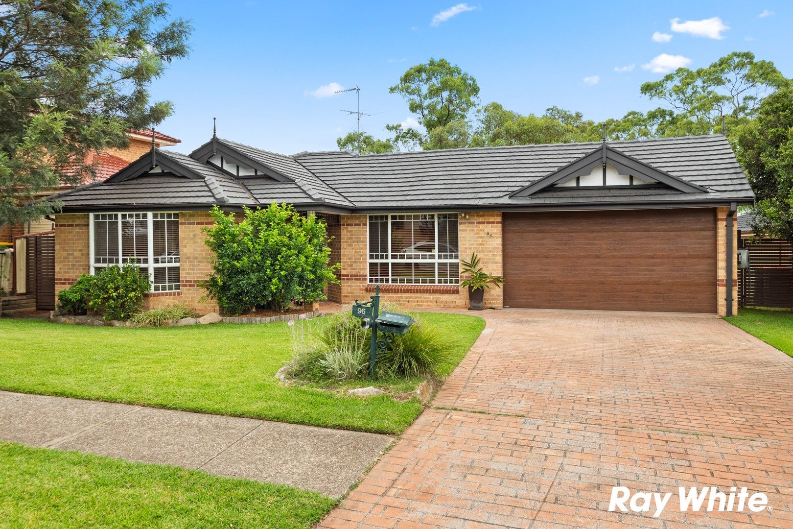4 bedrooms House in 96 Barnier Drive QUAKERS HILL NSW, 2763