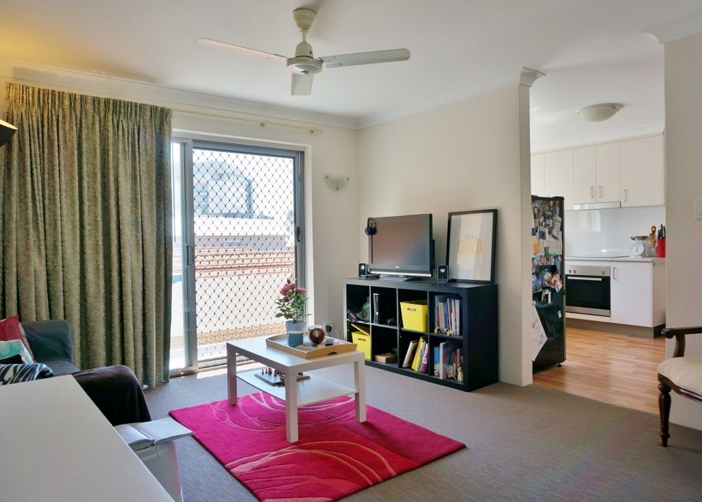 1 bedrooms Apartment / Unit / Flat in 2/45 Cleveland St GREENSLOPES QLD, 4120