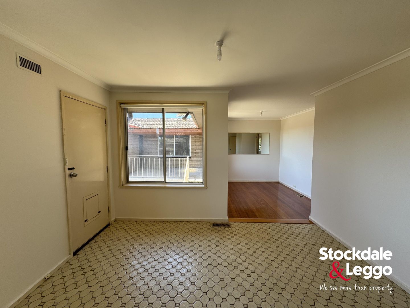 22 Fairbank Avenue, Gladstone Park VIC 3043 House For Rent 750