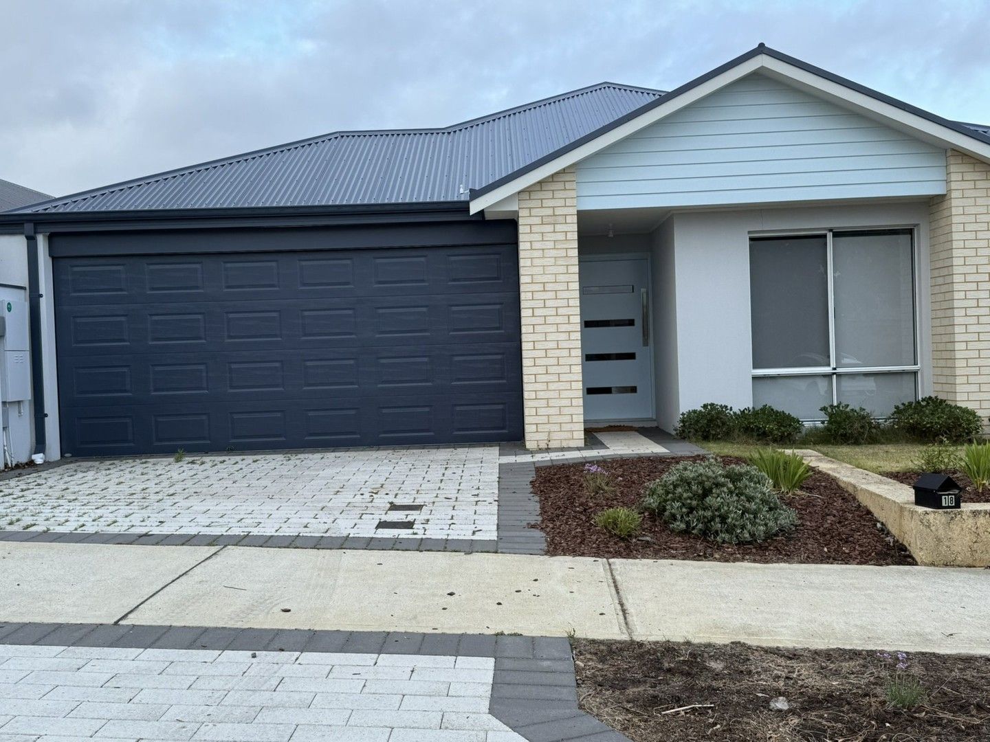 4 bedrooms House in 18 Hinckley Street PARMELIA WA, 6167