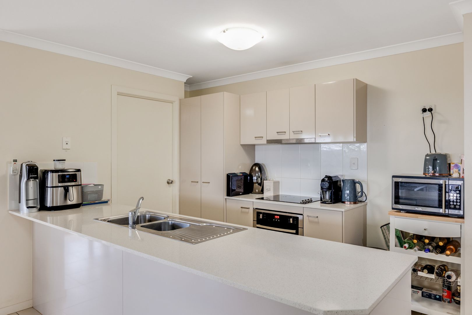 2 Westview Drive, Mount Kynoch QLD 4350, Image 2