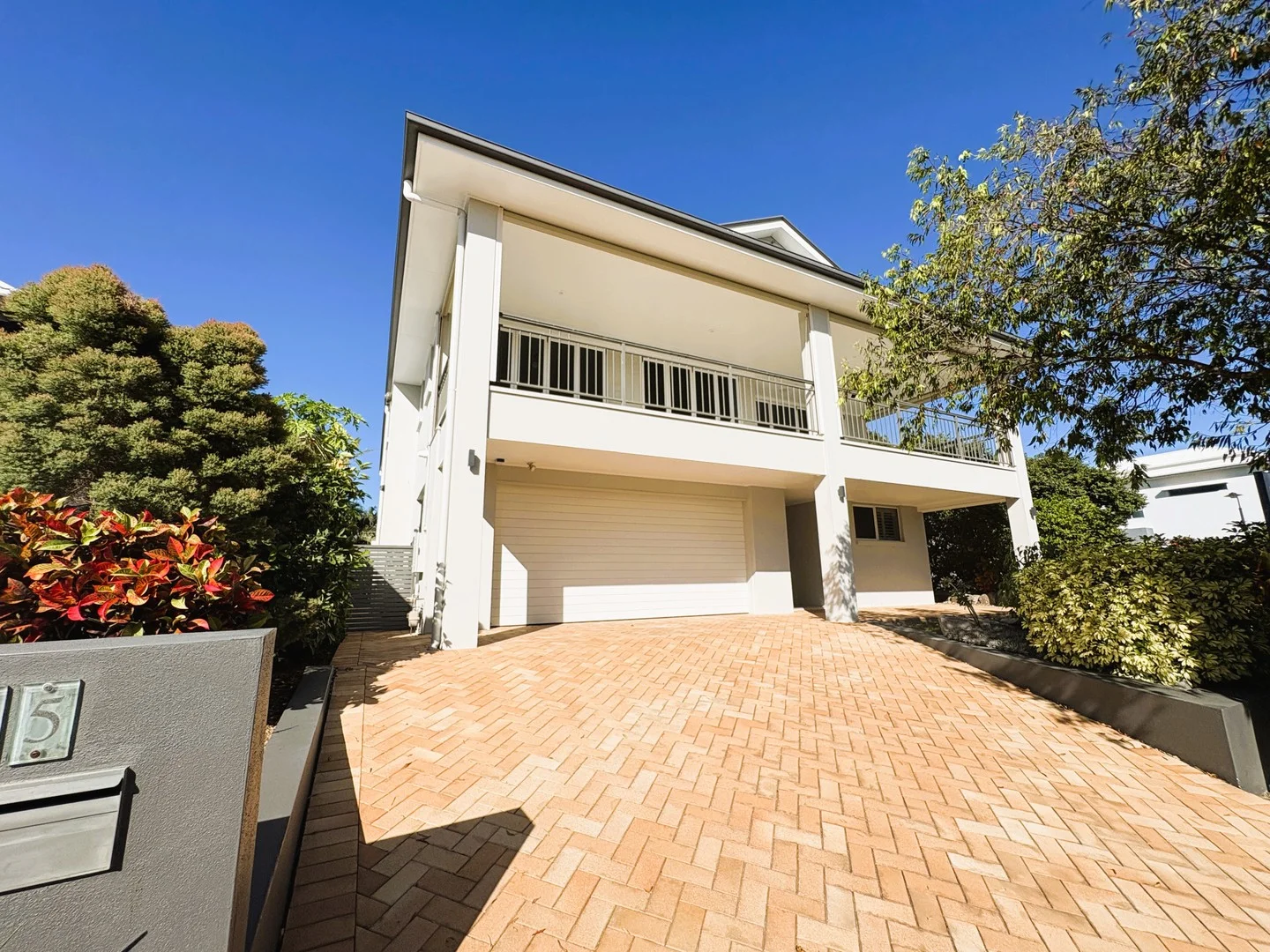 15 Lionheart Cres, Newport QLD 4020