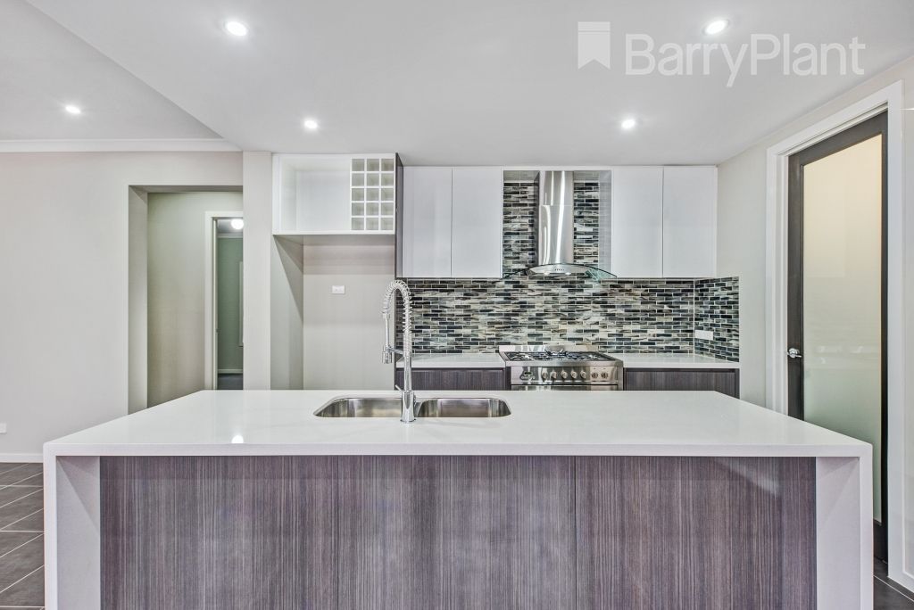17 Sunnybank Drive, Point Cook VIC 3030, Image 1