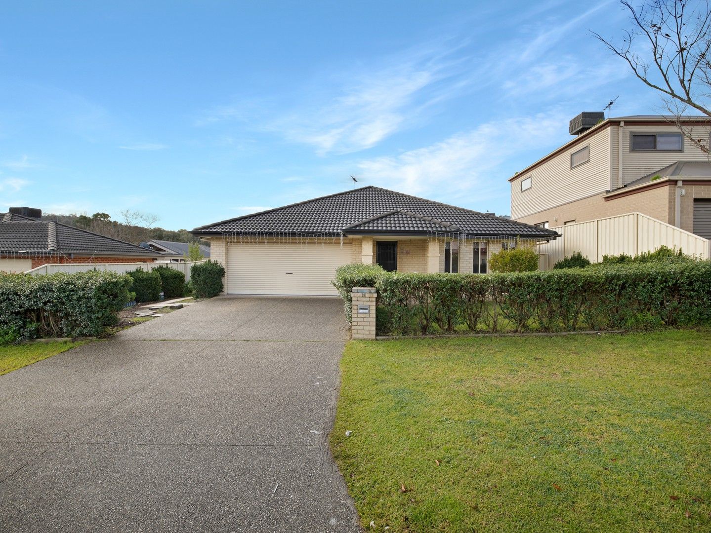 3 bedrooms House in 8 St Levans Place LAVINGTON NSW, 2641