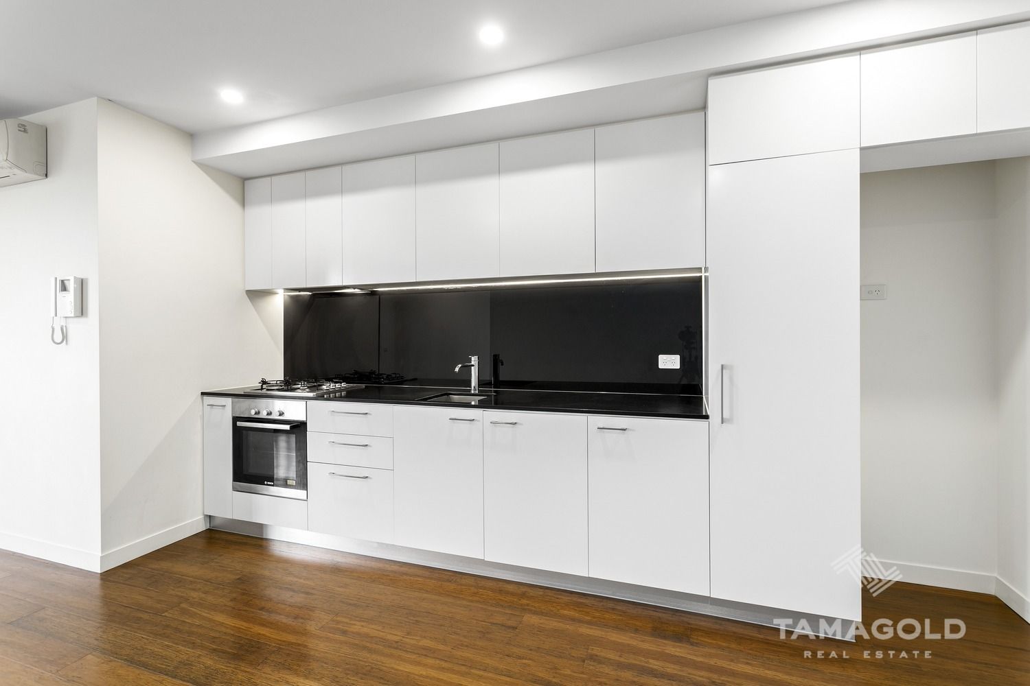 1 bedrooms Apartment / Unit / Flat in 404/10 Clinch Avenue PRESTON VIC, 3072