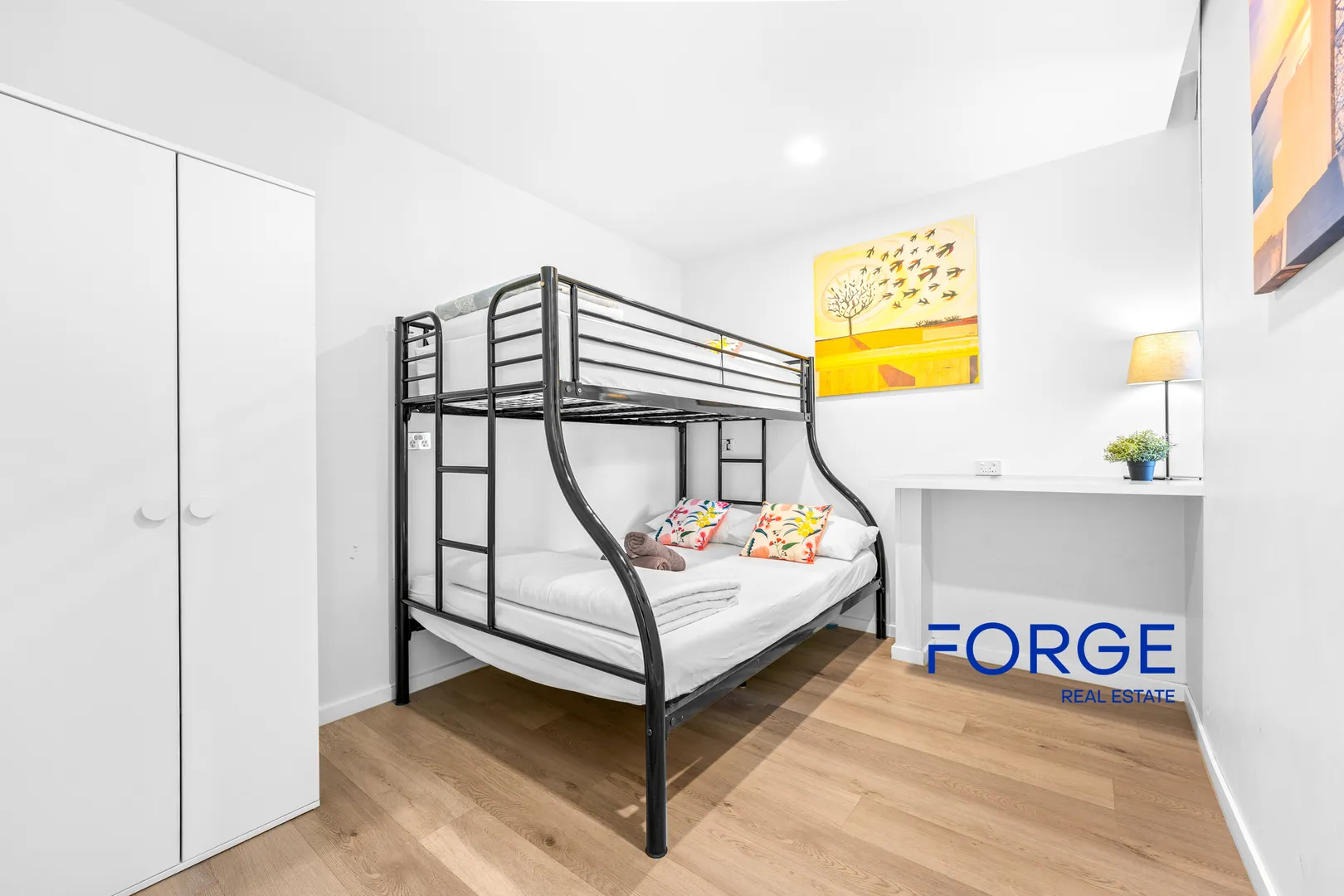 Paris End CBD Apartment  Exceptional Rental Yield - View 6