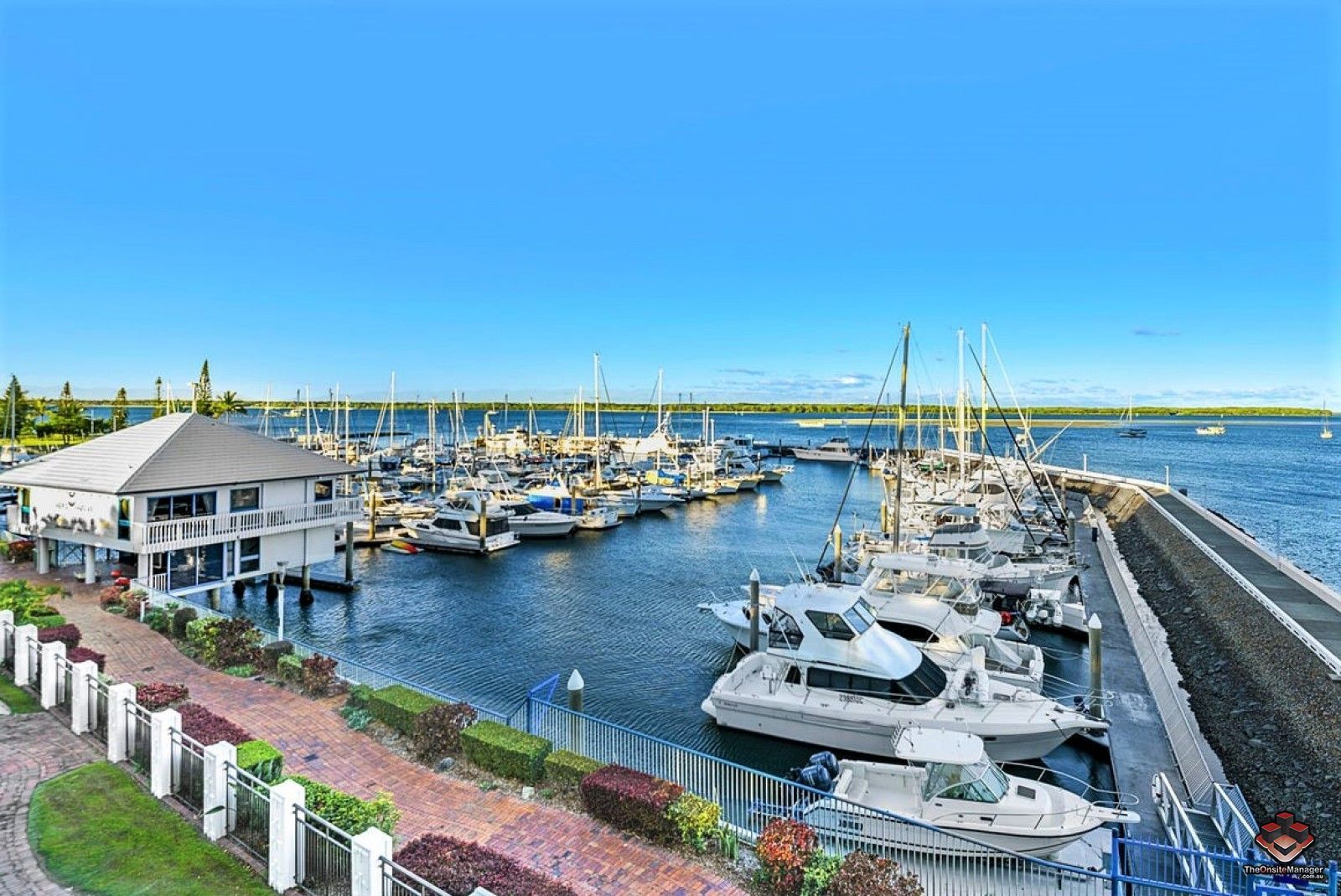 2 bedrooms Apartment / Unit / Flat in  RUNAWAY BAY QLD, 4216