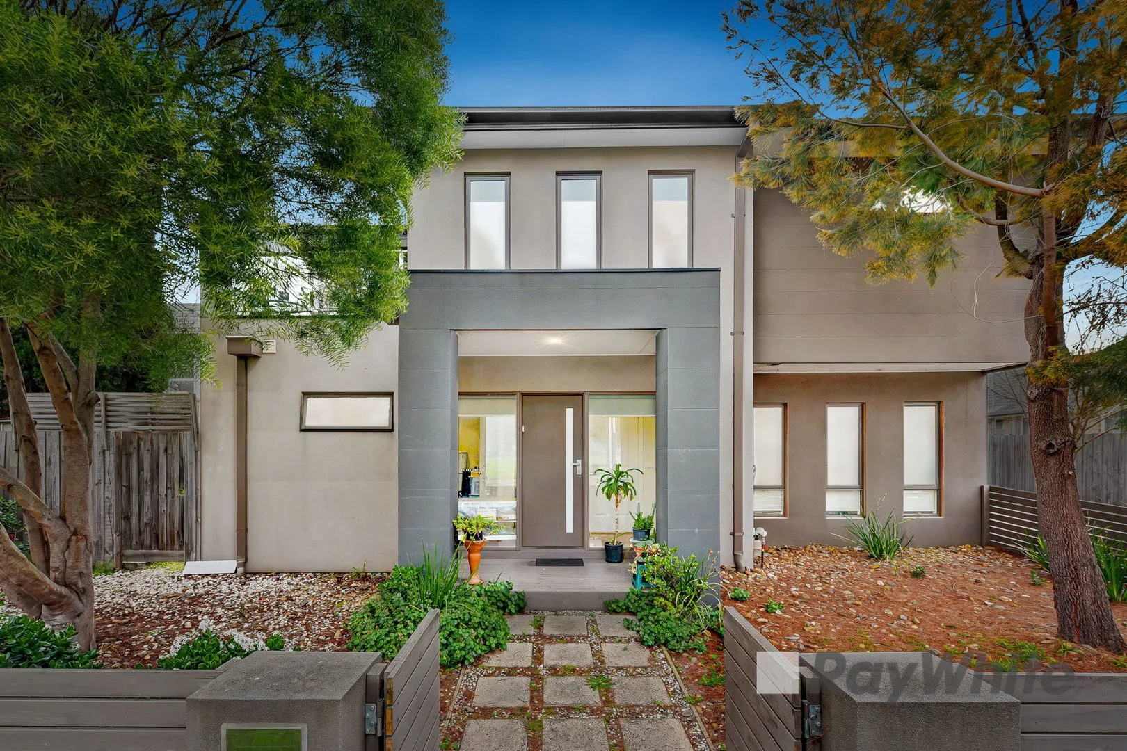 OWN STREET FRONTAGE IN PRIME LOCATION!!, Dandenong
