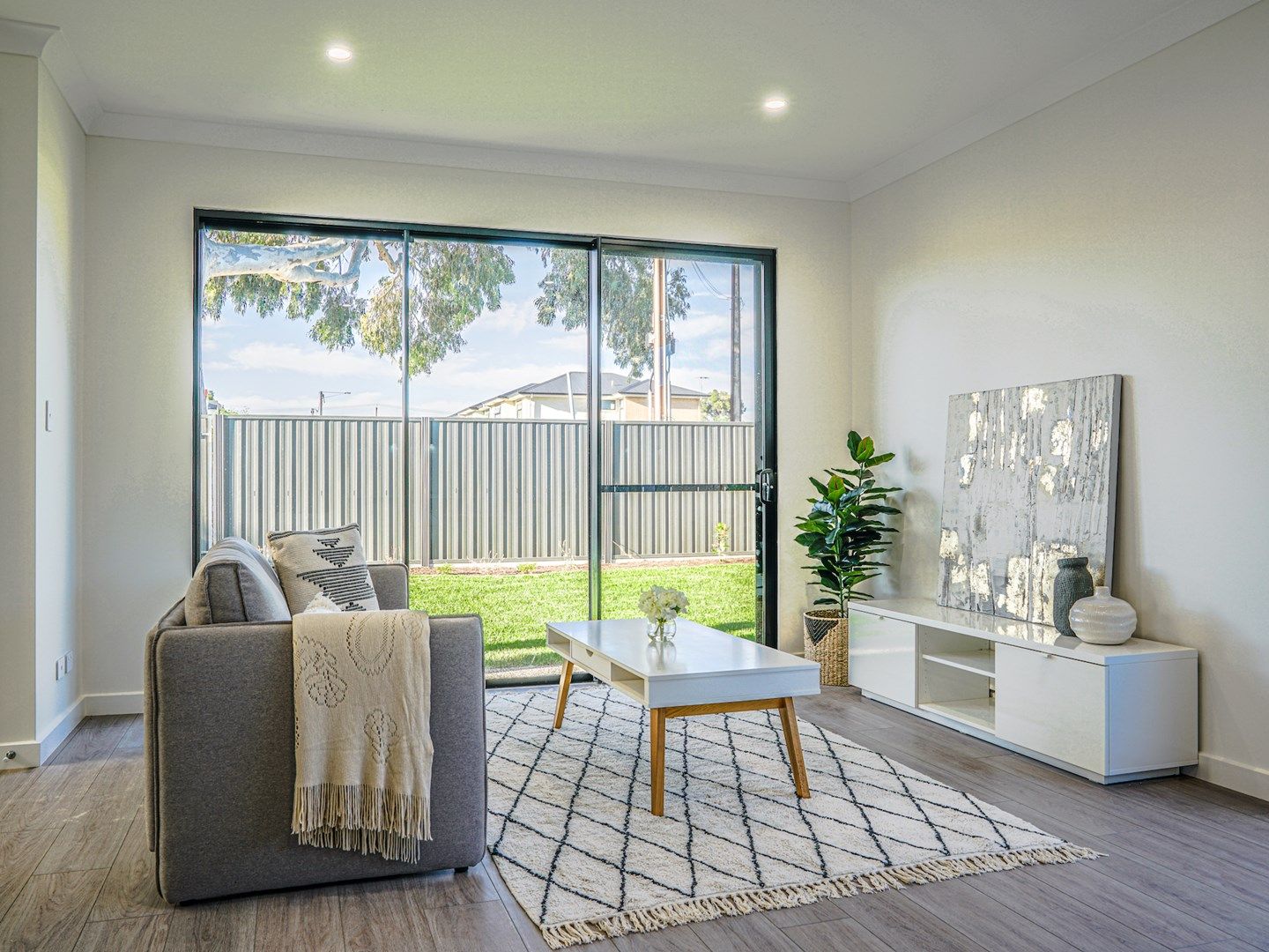4 bedrooms House in 1/26 Downer Avenue CAMPBELLTOWN SA, 5074