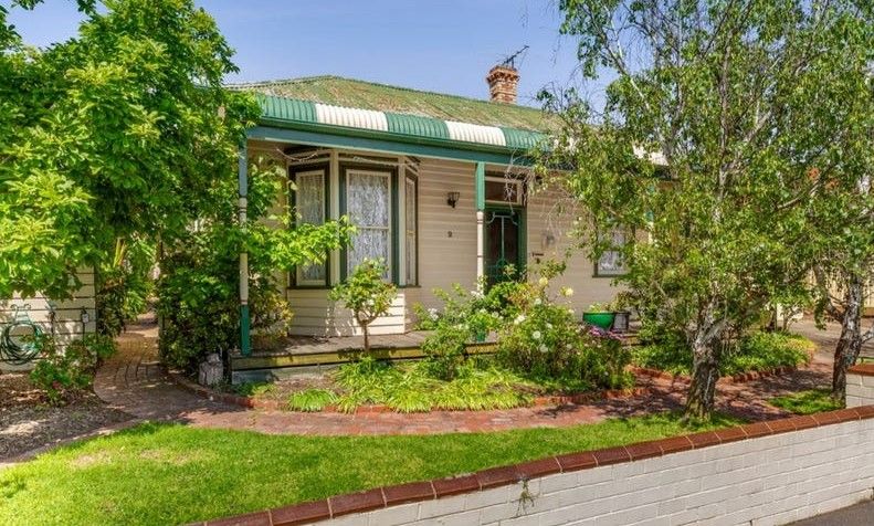 4 bedrooms House in 2 McPhail Street ESSENDON VIC, 3040