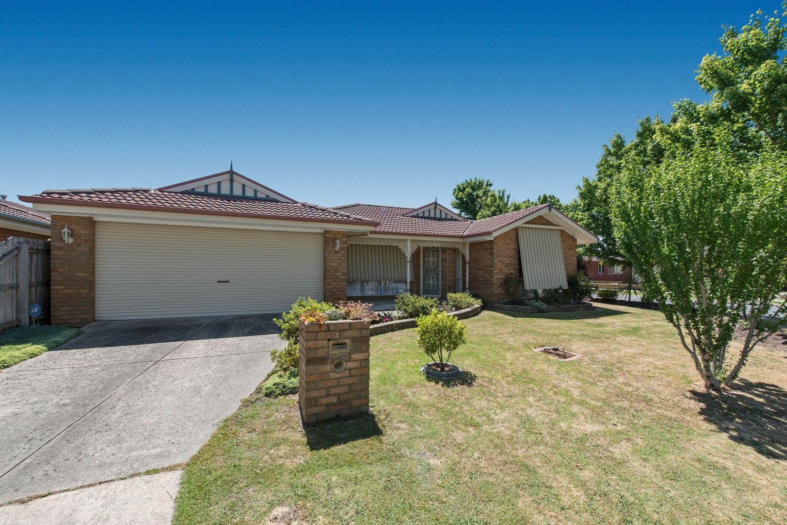 4 bedrooms House in 42 Sandalwood Drive NARRE WARREN VIC, 3805