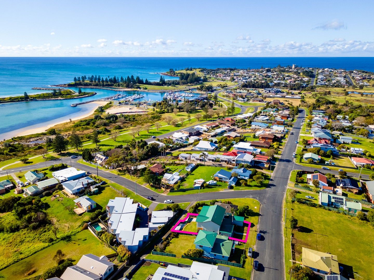 5 bedrooms House in 79 Murrah Street BERMAGUI NSW, 2546