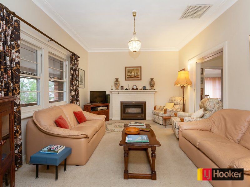 8 Golf street, East Tamworth NSW 2340, Image 2