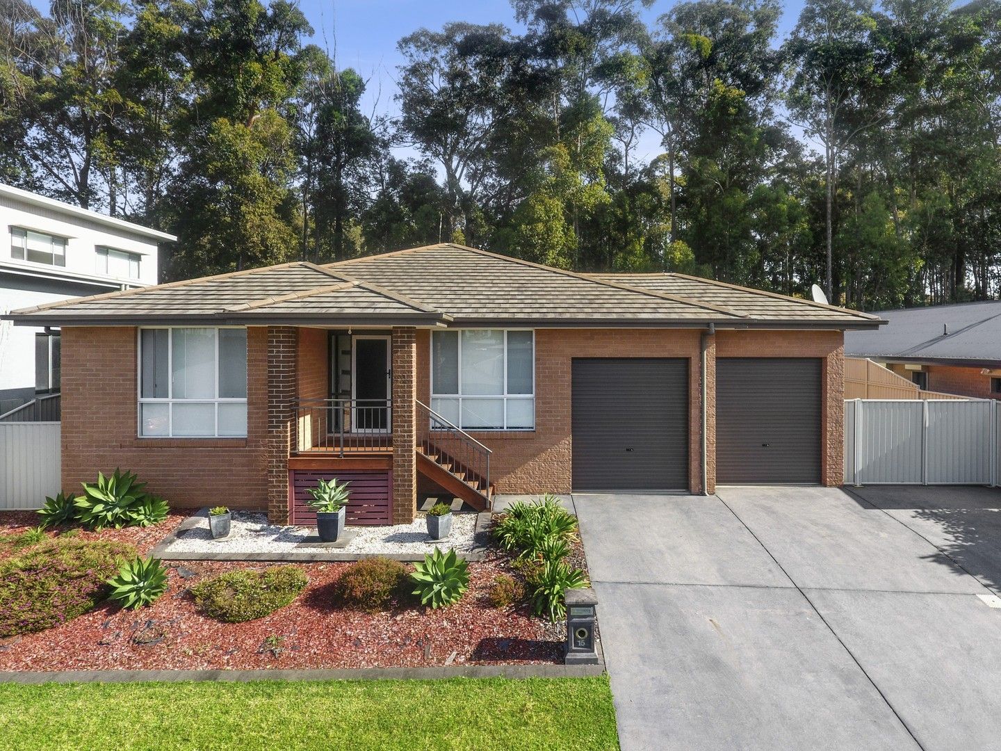 4 bedrooms House in 15 Luks Way BATEHAVEN NSW, 2536