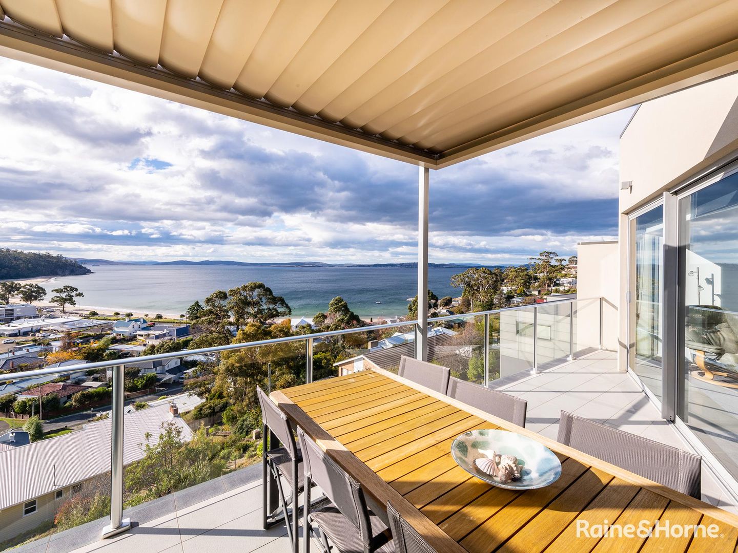 2/52 Roslyn Avenue, Kingston Beach TAS 7050, Image 2