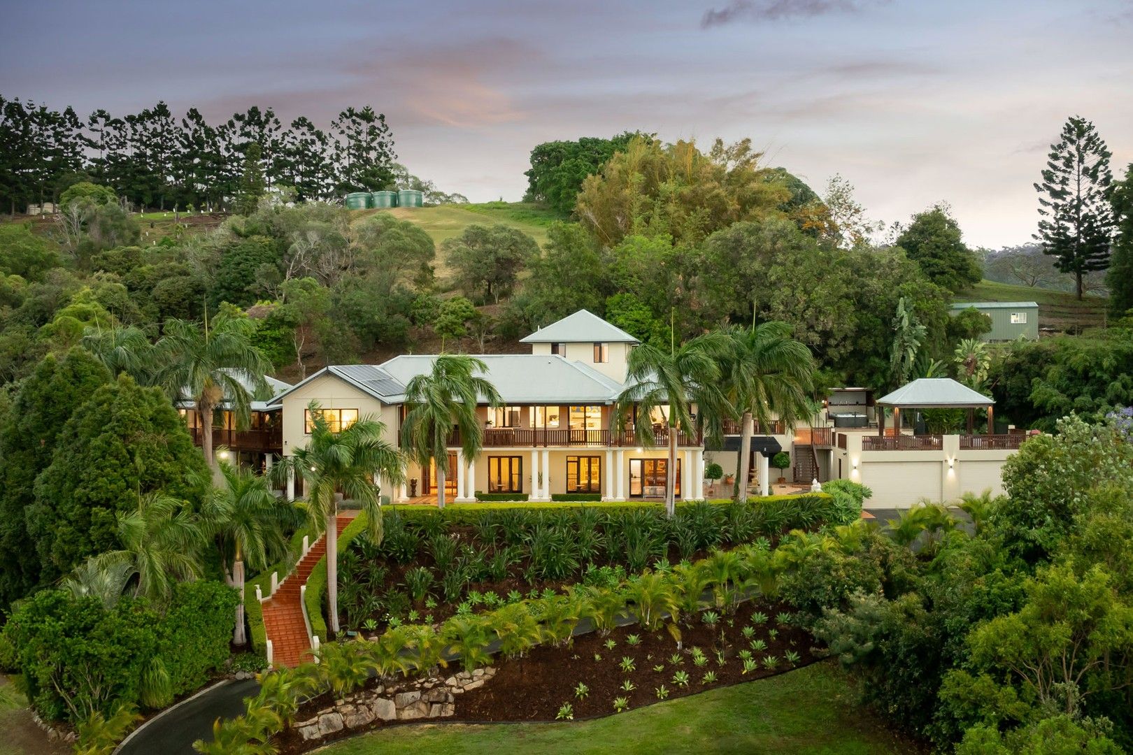 7 bedrooms Acreage / Semi-Rural in 298 Savages Road BROOKFIELD QLD, 4069