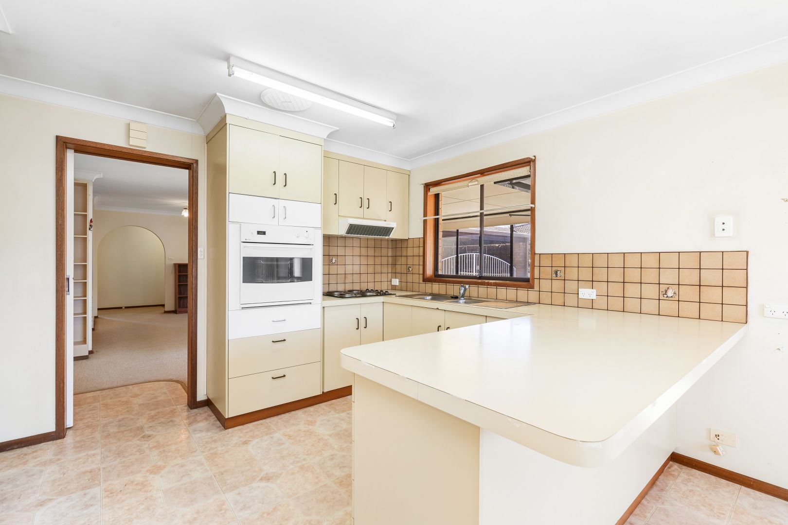 39 Montgomery Street, Ashmont NSW 2650, Image 2