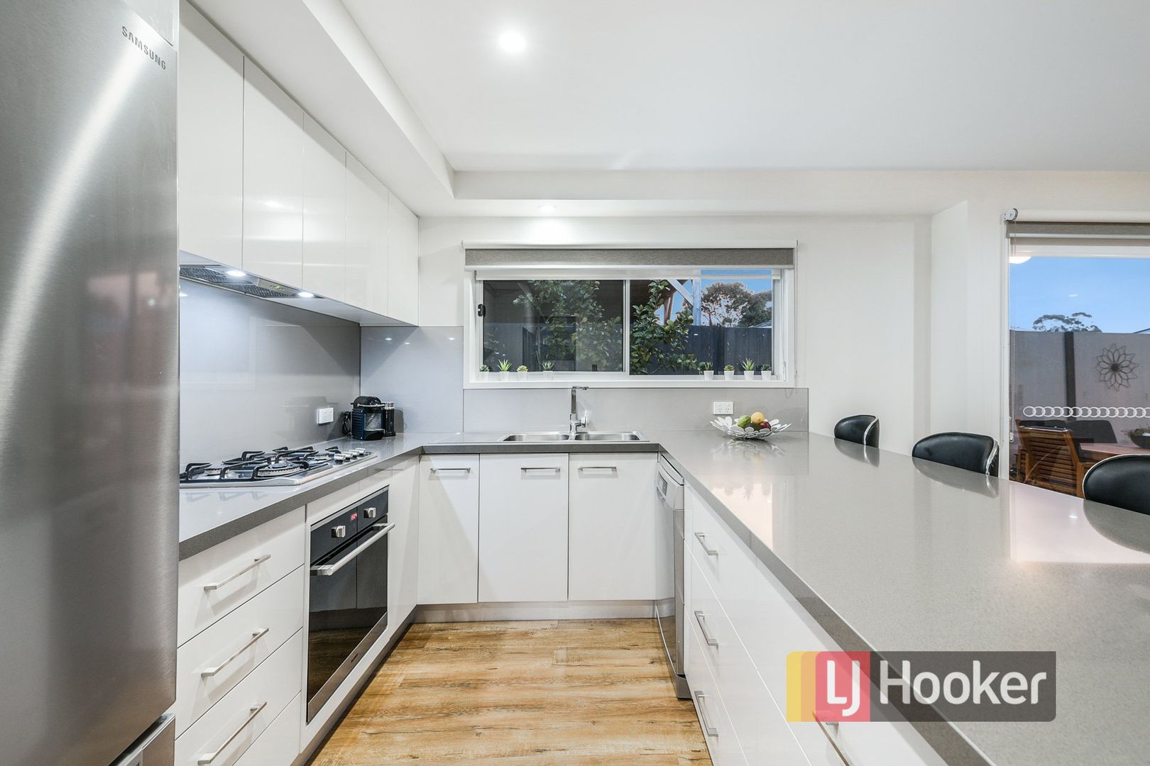 13A Amalfi Drive, Endeavour Hills VIC 3802, Image 2