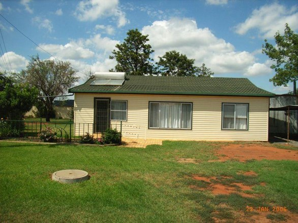 74 Oakes Road, Griffith NSW 2680