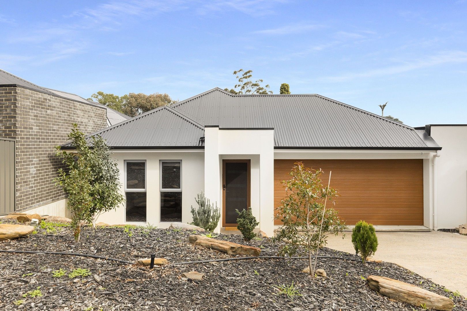 4 bedrooms House in 2b Burton Rd ATHELSTONE SA, 5076