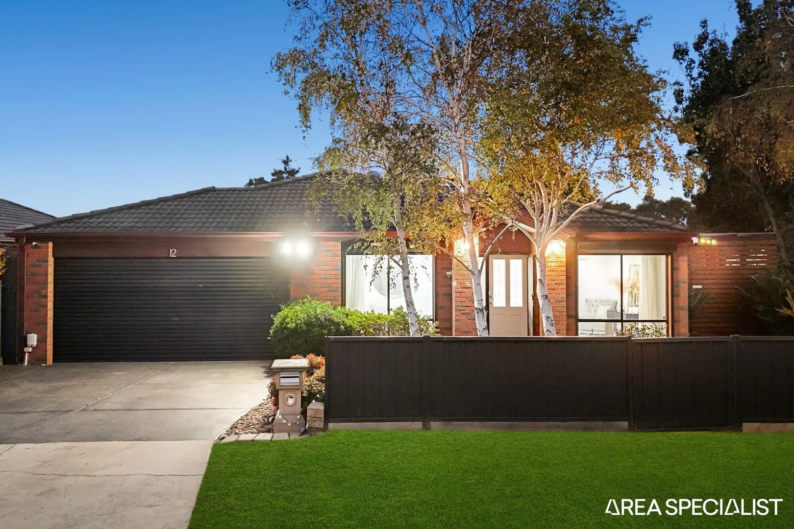 12 Essex Court, Cranbourne East VIC 3977