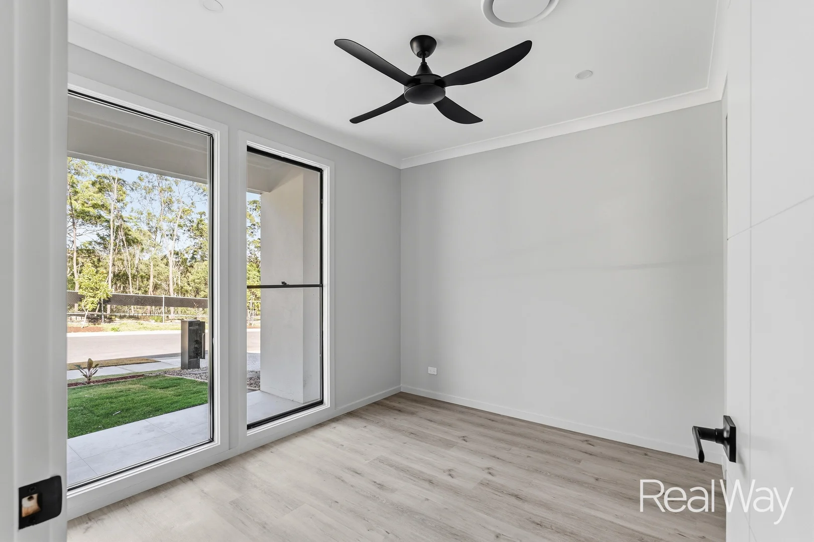 Additional image 13 of 31 Himalayan Crescent, Spring Mountain QLD 4300