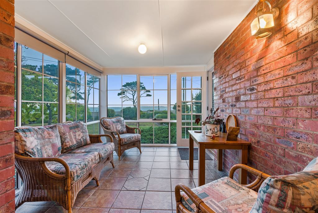 61 The Esplanade, North Shore VIC 3214, Image 2