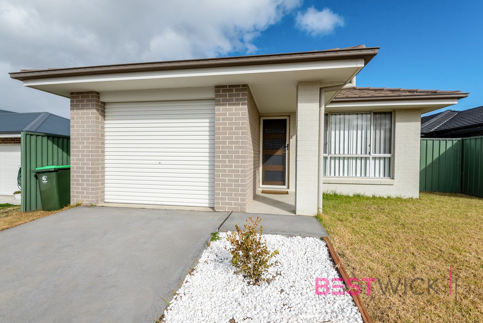 4 bedrooms House in 10 Lew Avenue EGLINTON NSW, 2795