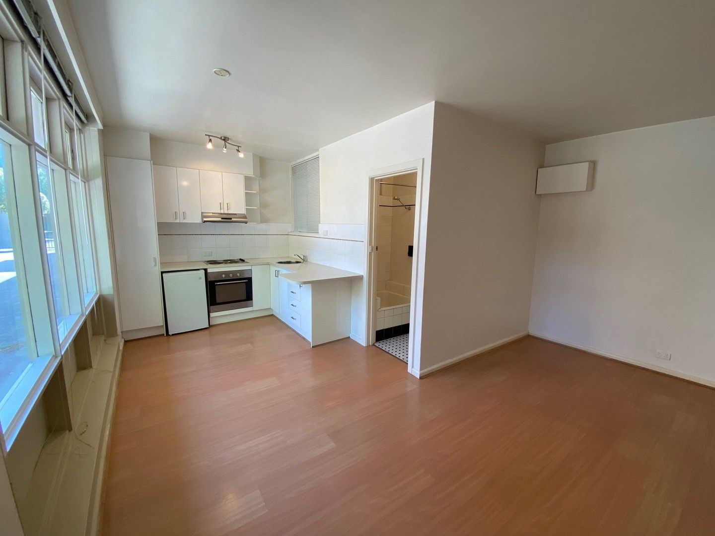 Studio in 16/52 Greeves Street, ST KILDA VIC, 3182