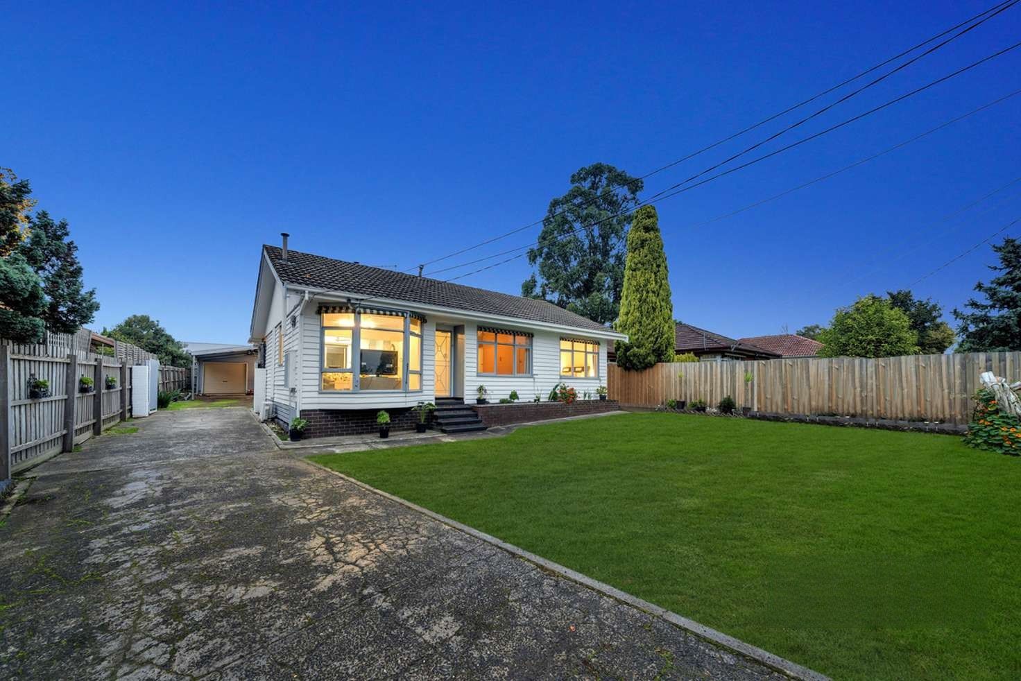 4 bedrooms House in 389 Scoresby Road FERNTREE GULLY VIC, 3156