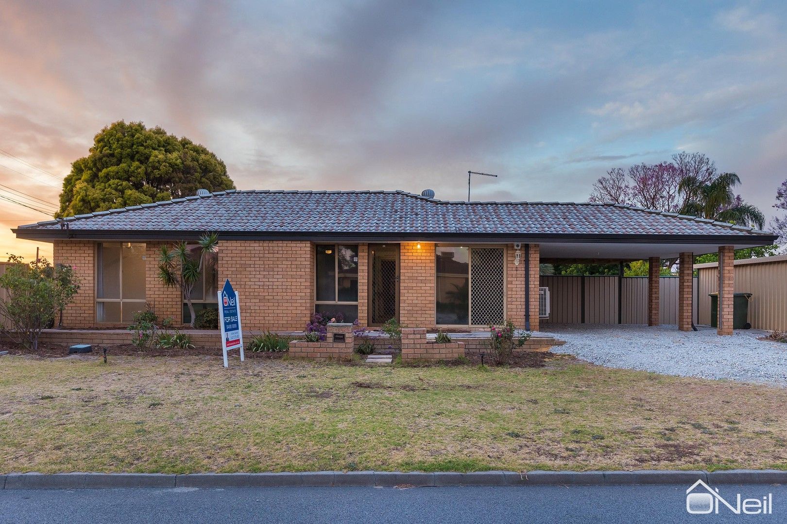 4 bedrooms House in 21 Chidzey Drive SEVILLE GROVE WA, 6112