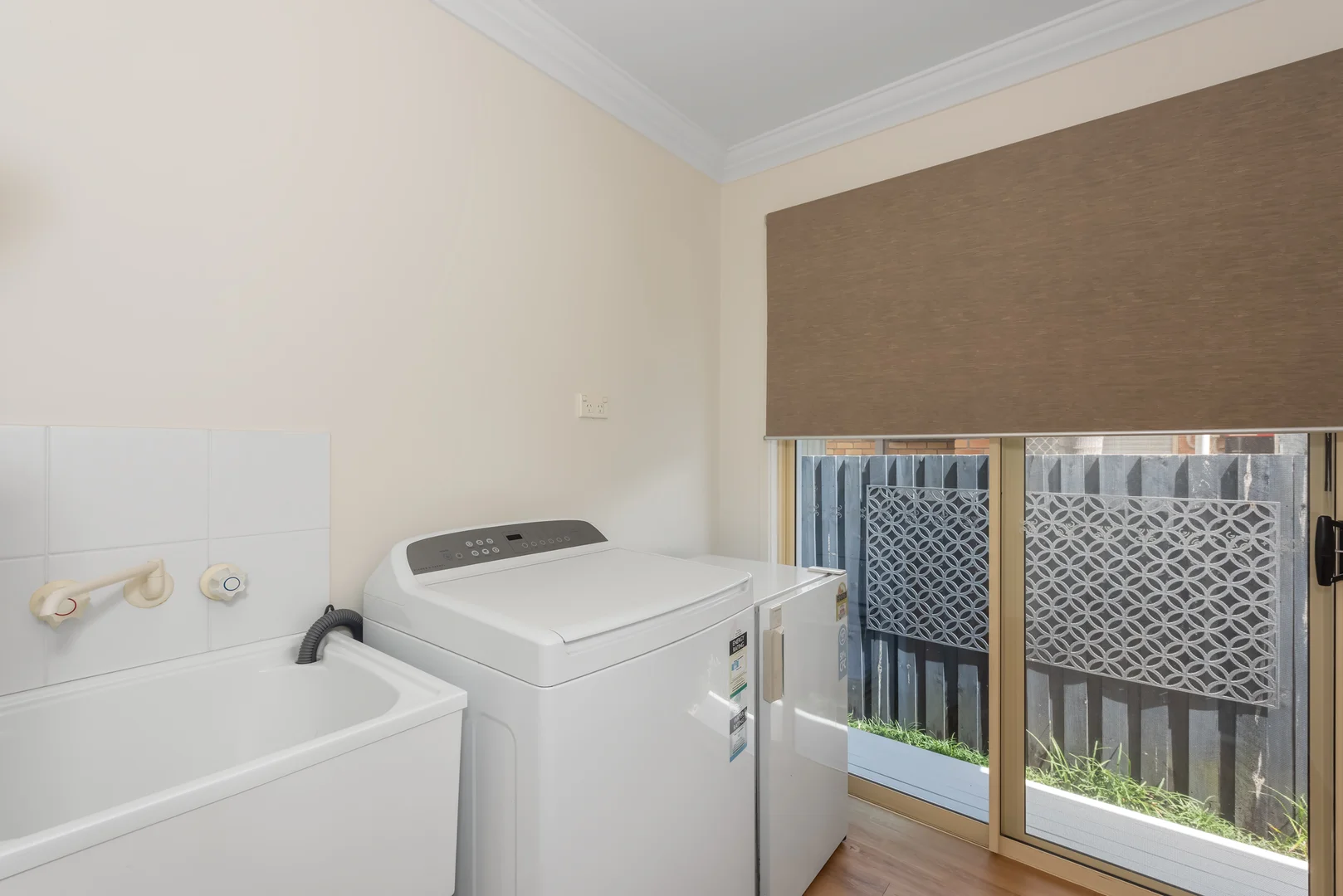 Additional image 14 of 2/10 Nankeen Avenue, Paradise Point QLD 4216