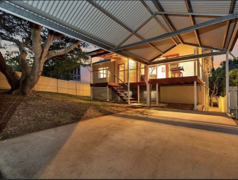 221 Englefield Road, Oxley QLD 4075, Image 2