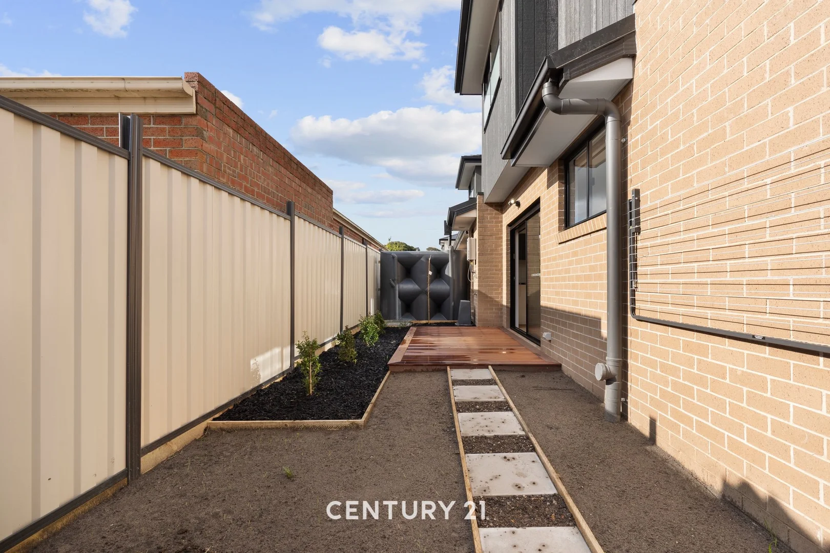 2/14 Rhoden Grove, Eumemmerring VIC 3177 - Townhouse For Rent | Domain
