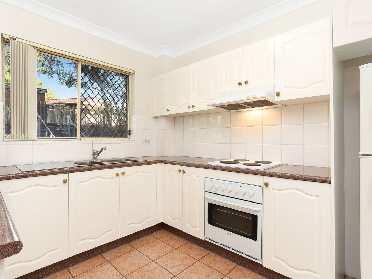 9/10 Betts Avenue, Blakehurst NSW 2221, Image 2