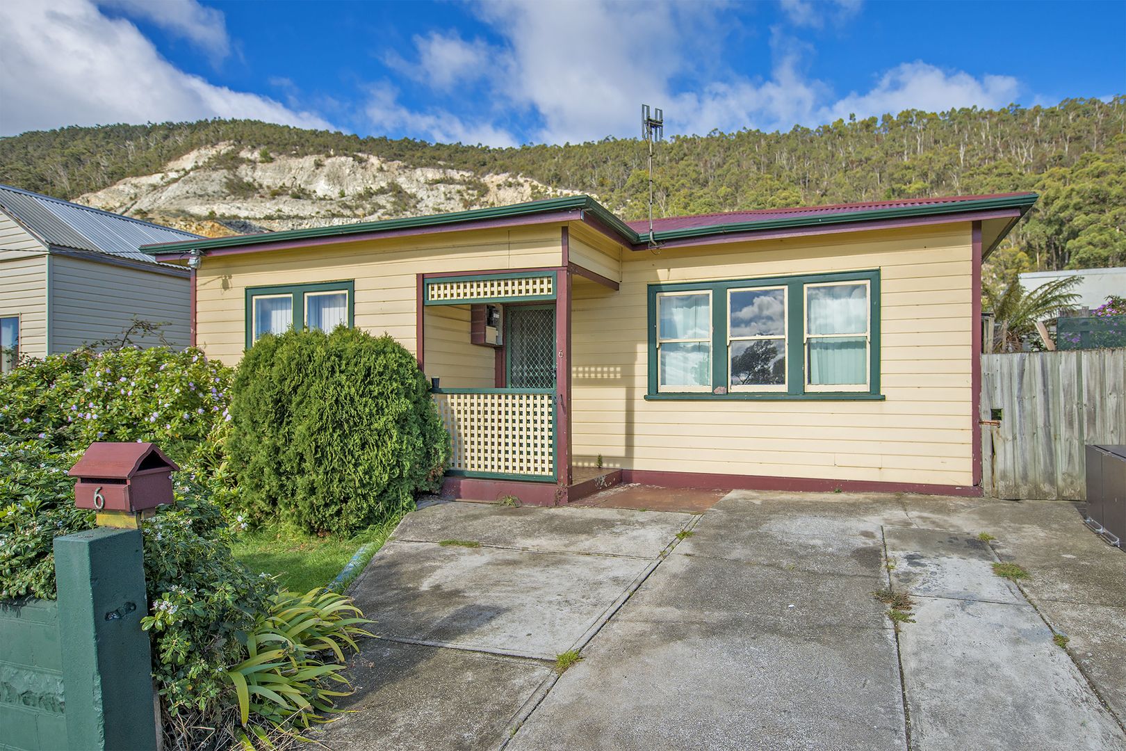 6 Bass Highway, Round Hill TAS 7320