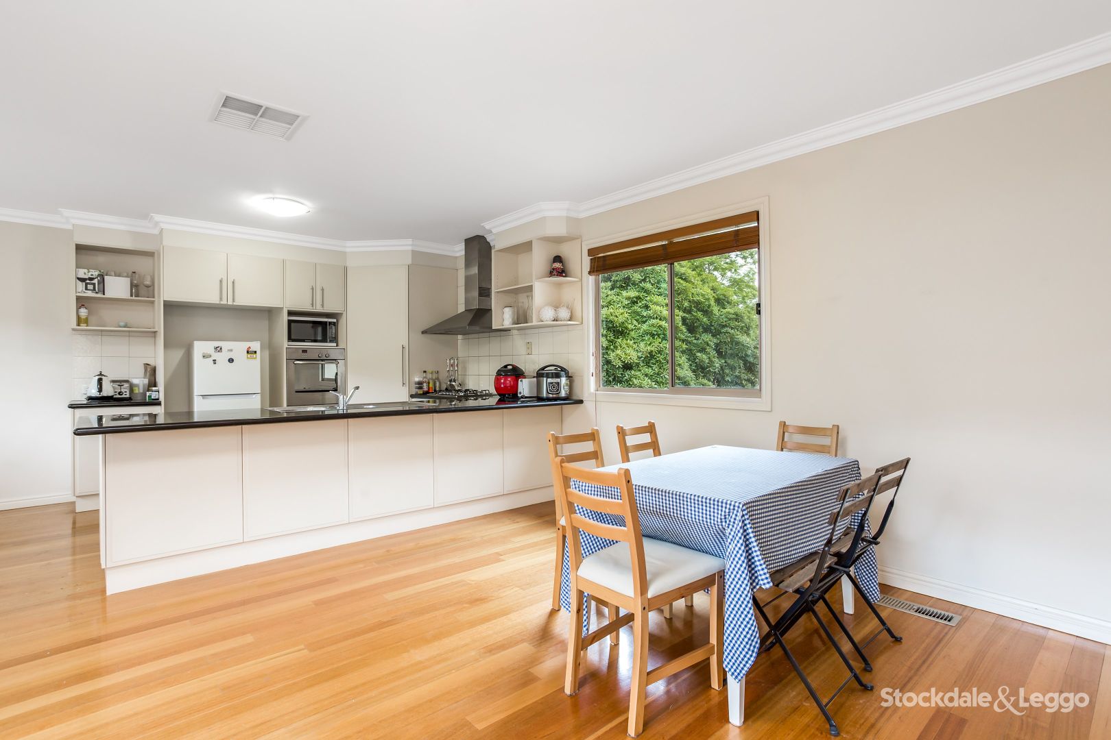 2/343 High Street Road, Mount Waverley VIC 3149, Image 2