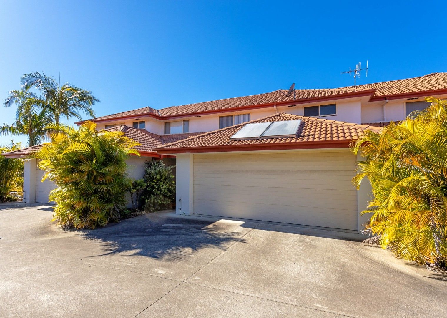 3 bedrooms Townhouse in 2/2 Mistral Place OLD BAR NSW, 2430